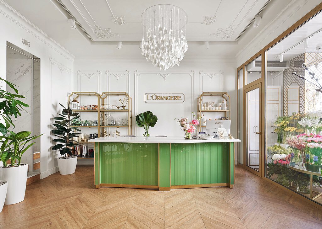 Цветочный салон L’Orangerie в самом сердце Петроградки. Интерьер разработан дизайнерами Лилией Губановой и Ниной Рубан.