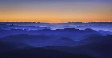 Фотообои PhotoWall Classic Misty Mountains - Premium e22486
